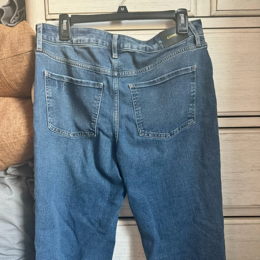 Express 90’s Ankle Boot Mid Rise Jeans